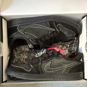 Jordan 1 Low OG SP TRAVIS Scott Phantom Black